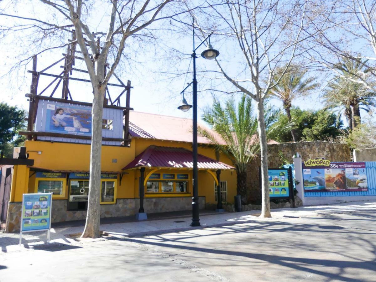 Apartamento Vacacional A 1 Minuto De La Playa - Carihuela Torremolinos Luaran gambar